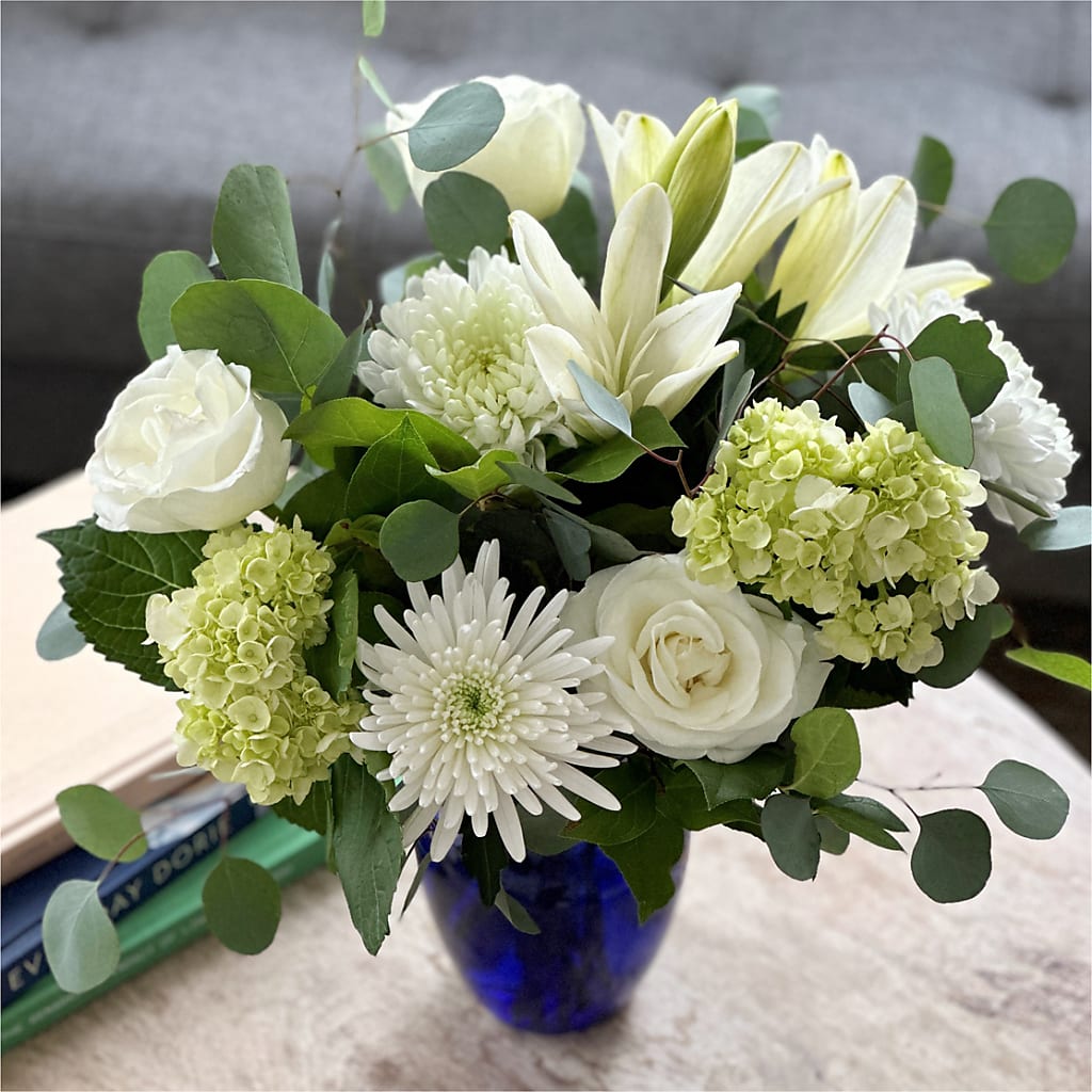Snowy Dreams Bouquet –  Pt Passionate Florist, Monroe WA